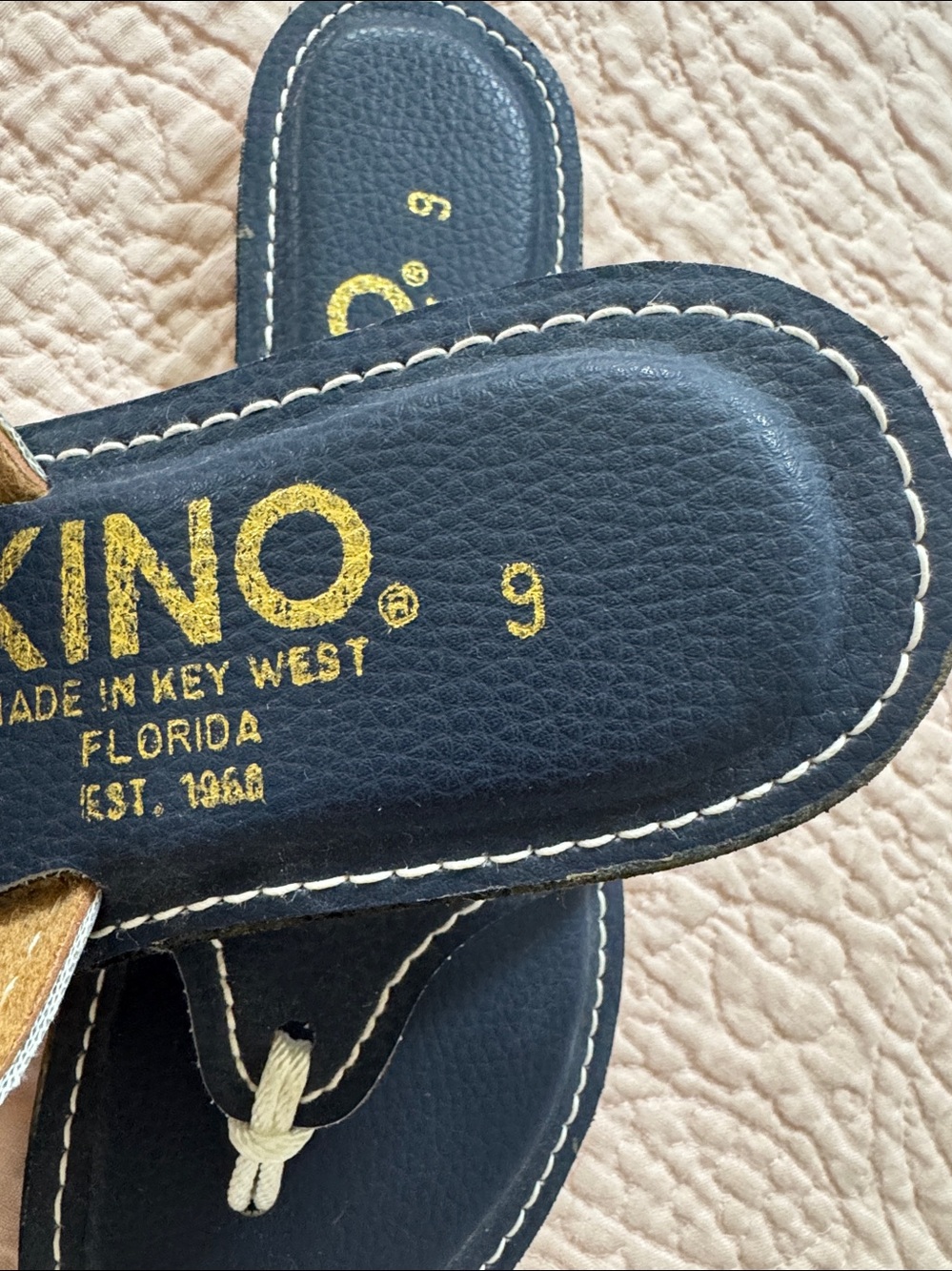 Kino Navy Leather Thong Sandals - Picture 2 of 5